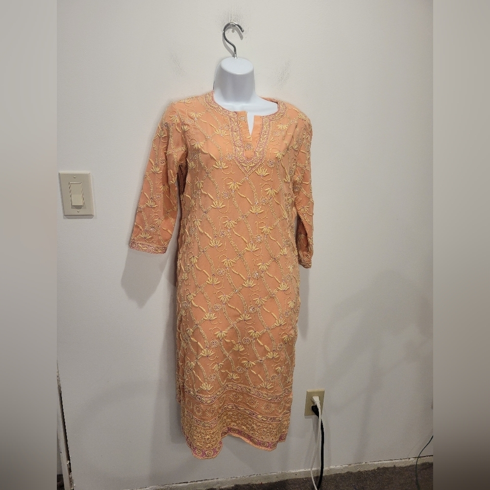 Pallavi & Reva Size M Chikankari Indian Peach/Pink Embroidered Dress. Flaw
